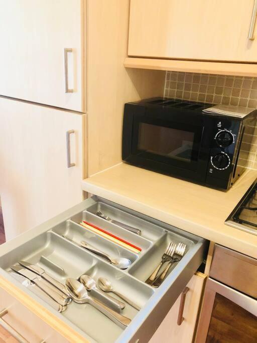 Modern Spacious Retreat Full Fibre Wi-Fi & Free Parking エディンバラ エクステリア 写真