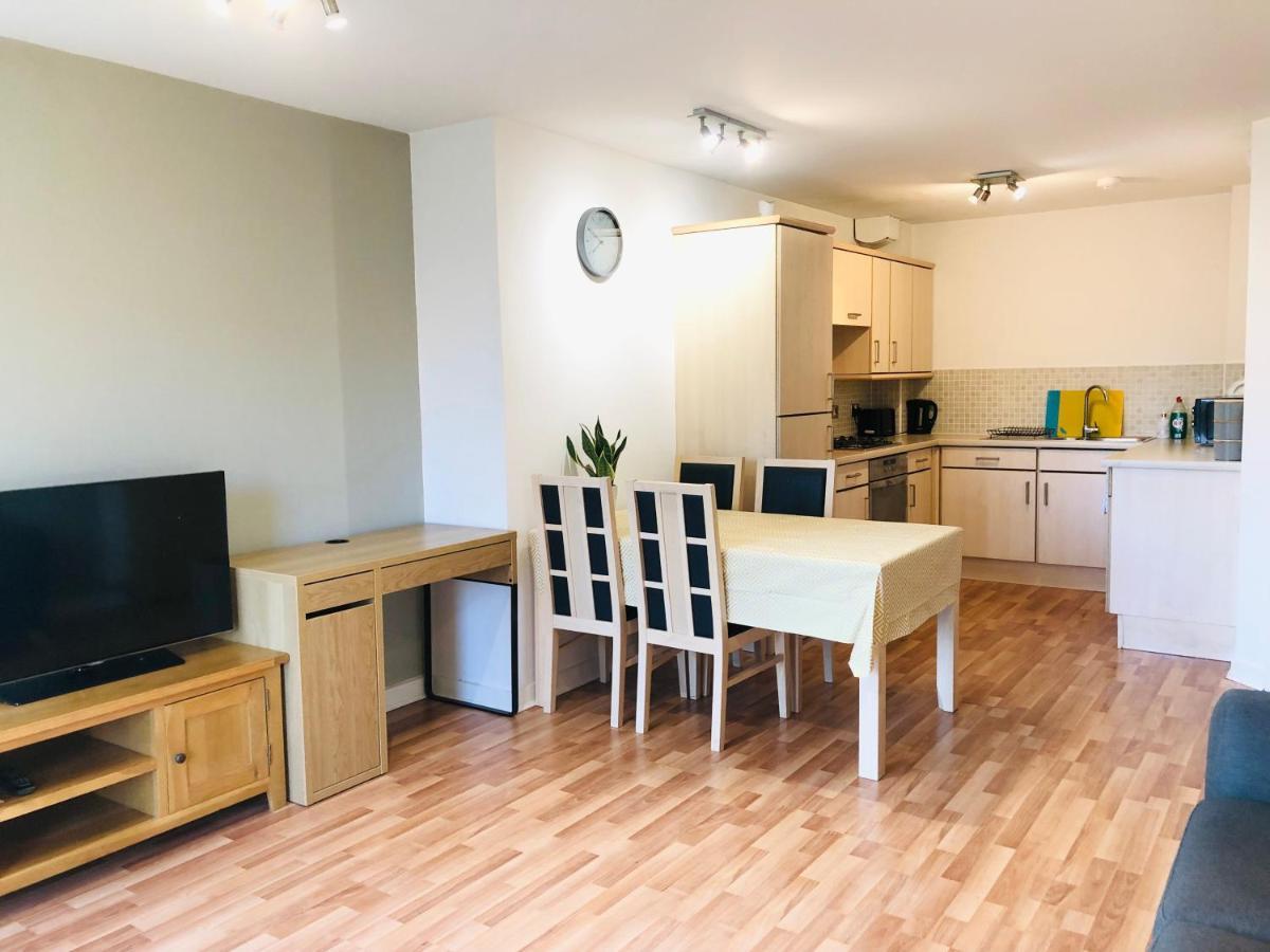 Modern Spacious Retreat Full Fibre Wi-Fi & Free Parking エディンバラ エクステリア 写真