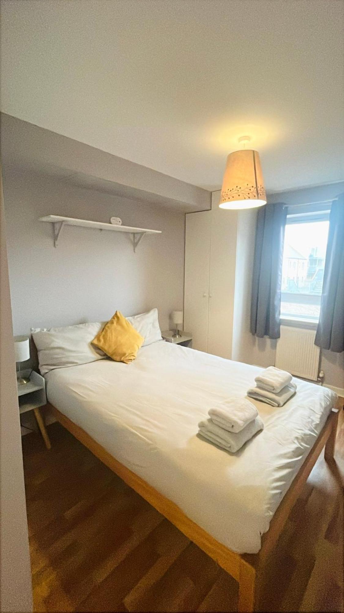 Modern Spacious Retreat Full Fibre Wi-Fi & Free Parking エディンバラ エクステリア 写真