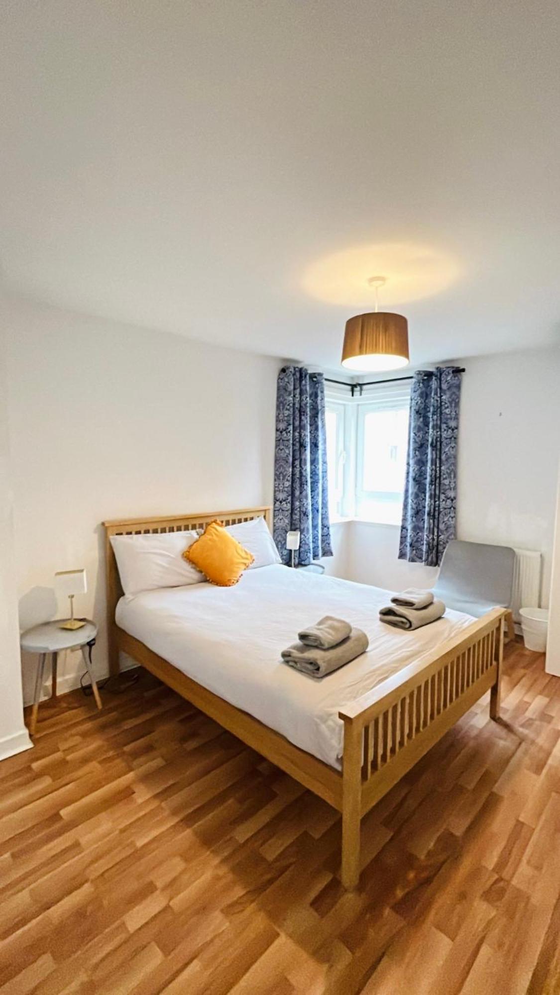 Modern Spacious Retreat Full Fibre Wi-Fi & Free Parking エディンバラ エクステリア 写真